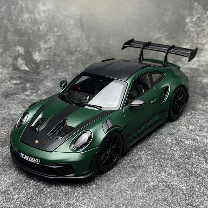 1:36 Porsche 911 992 GT3 RS Al – Model Kit Porsche 911 recenzja i cena